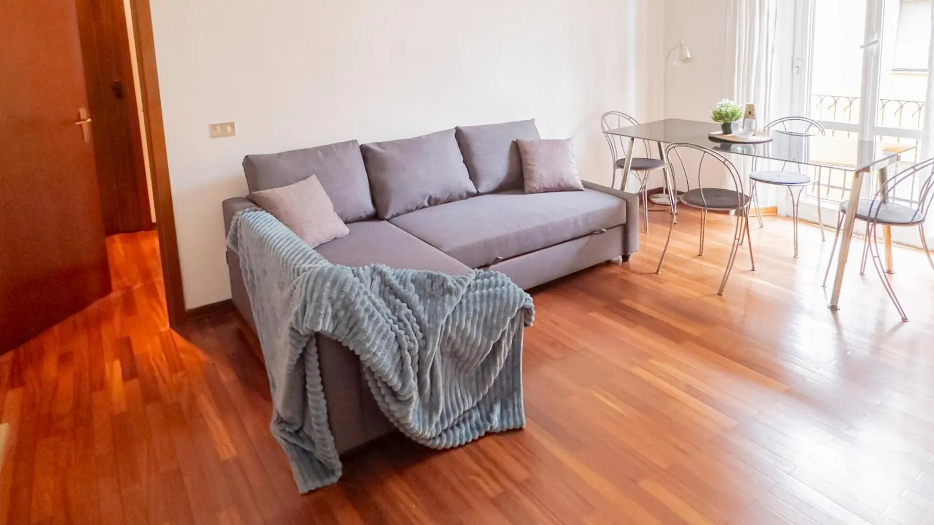 I Host Apartment - Orti 16 Scala D Μιλάνο 0*,  Ιταλία