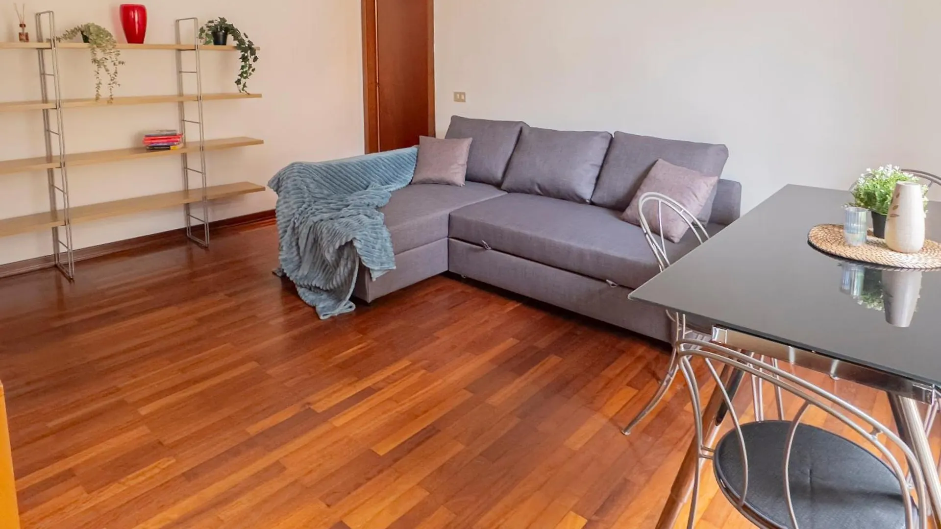 I Host Apartment - Orti 16 Scala D Μιλάνο 0*,