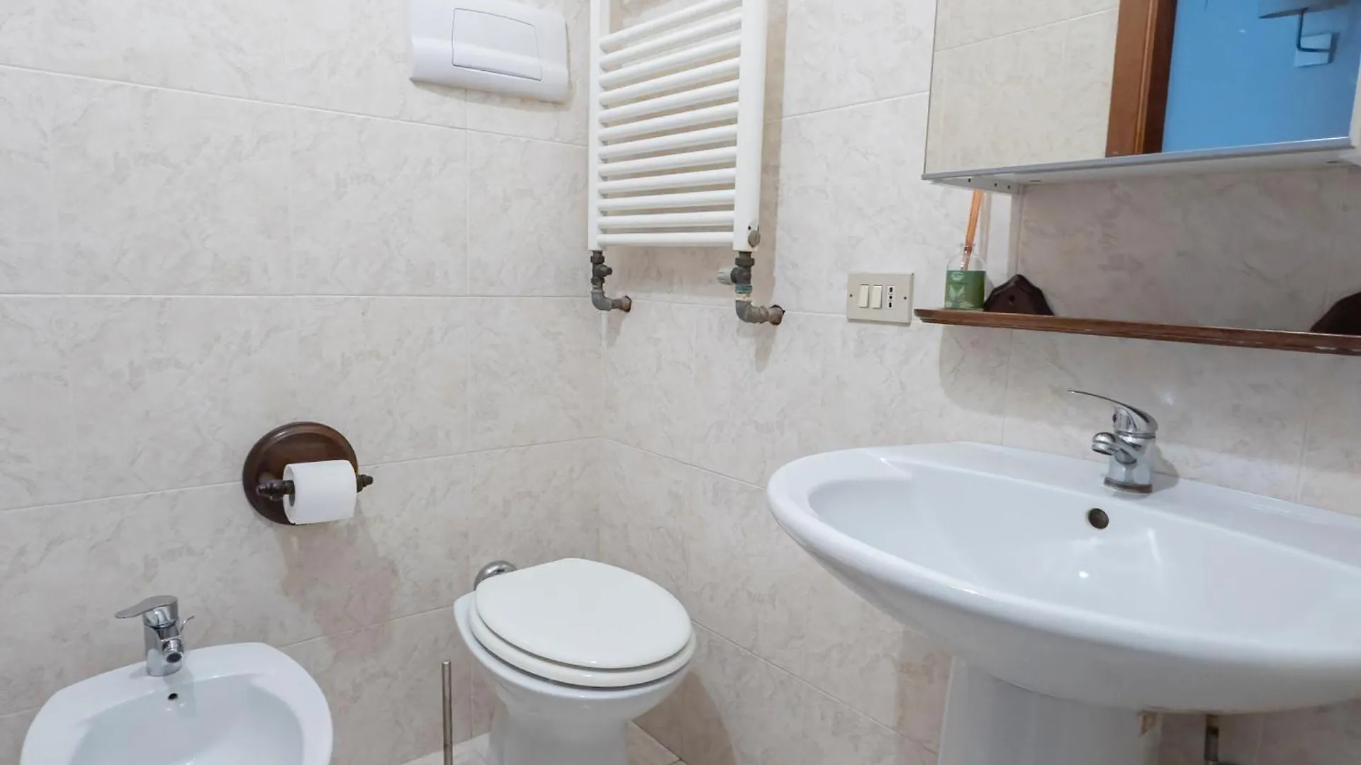 I Host Apartment - Orti 16 Scala D Μιλάνο 0*,